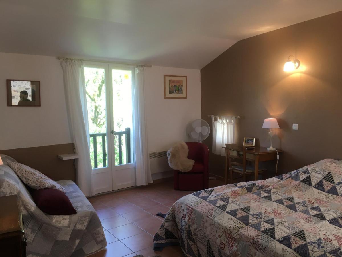 La Ferme De Valauris Bed & Breakfast Sisteron Exterior photo