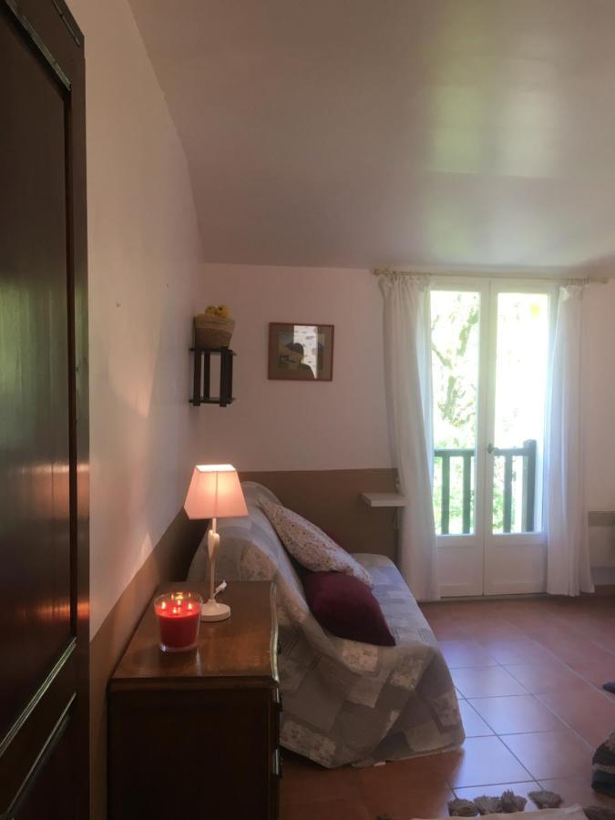 La Ferme De Valauris Bed & Breakfast Sisteron Exterior photo