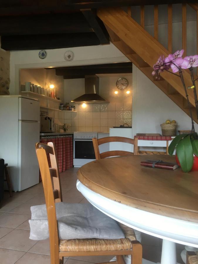 La Ferme De Valauris Bed & Breakfast Sisteron Exterior photo