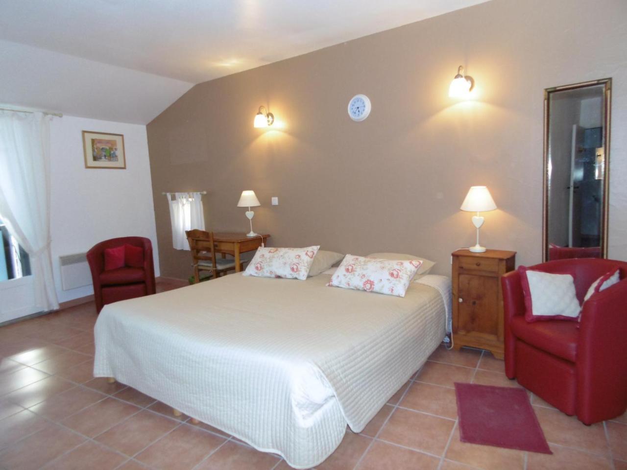 La Ferme De Valauris Bed & Breakfast Sisteron Exterior photo