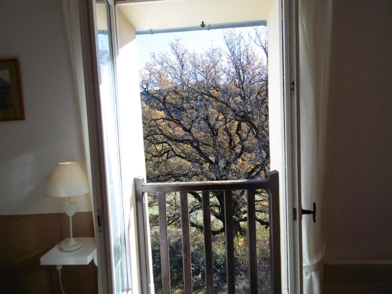 La Ferme De Valauris Bed & Breakfast Sisteron Exterior photo