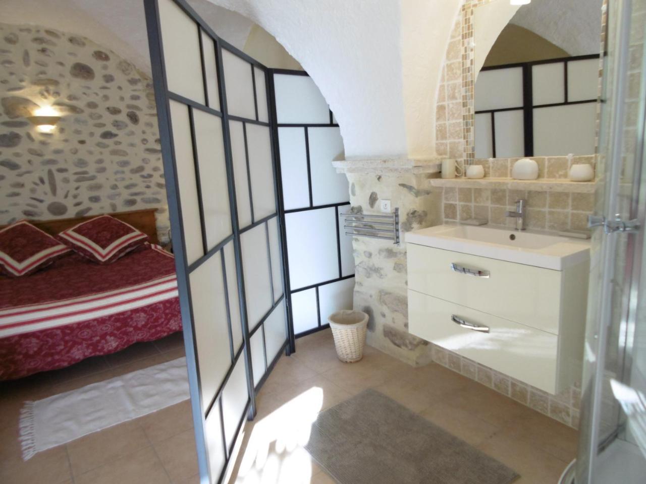 La Ferme De Valauris Bed & Breakfast Sisteron Exterior photo