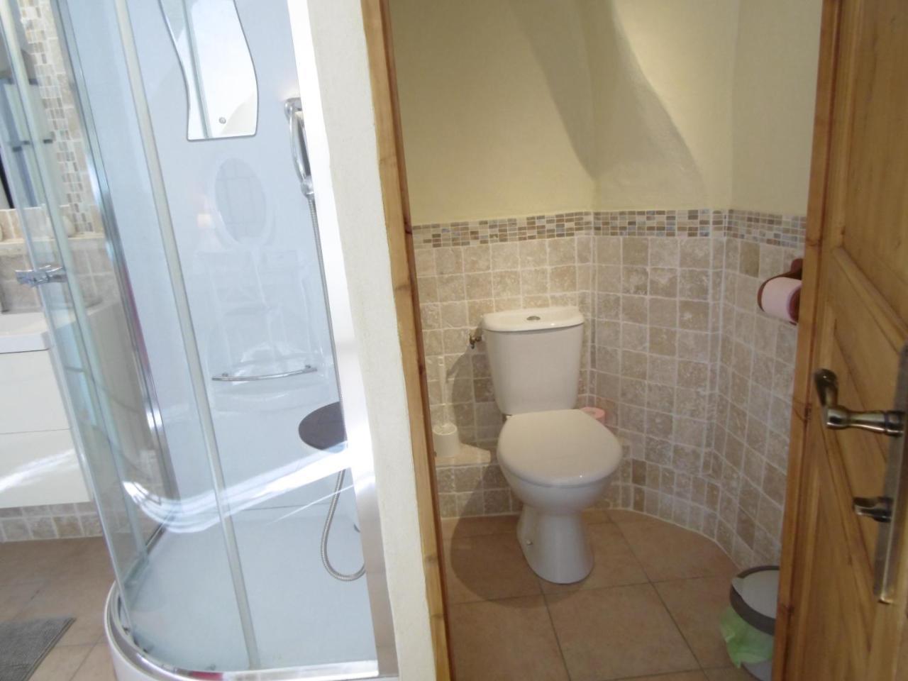 La Ferme De Valauris Bed & Breakfast Sisteron Exterior photo